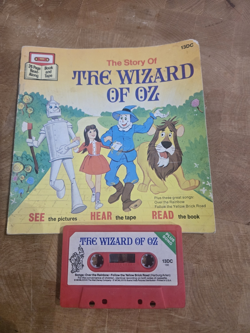 Disney Storyteller Book & The Wizard of Oz Red Cassette